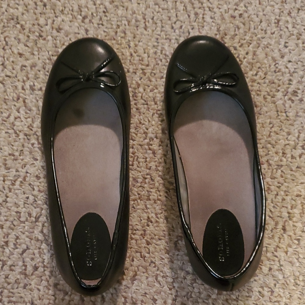Girl's dress shoes size 6